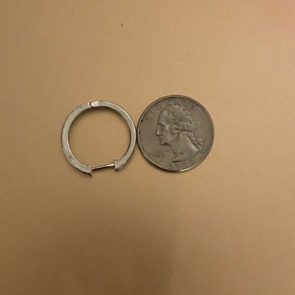 The Dramatic Hoop in cubic zirconia in 925 - Picture 3 of 10